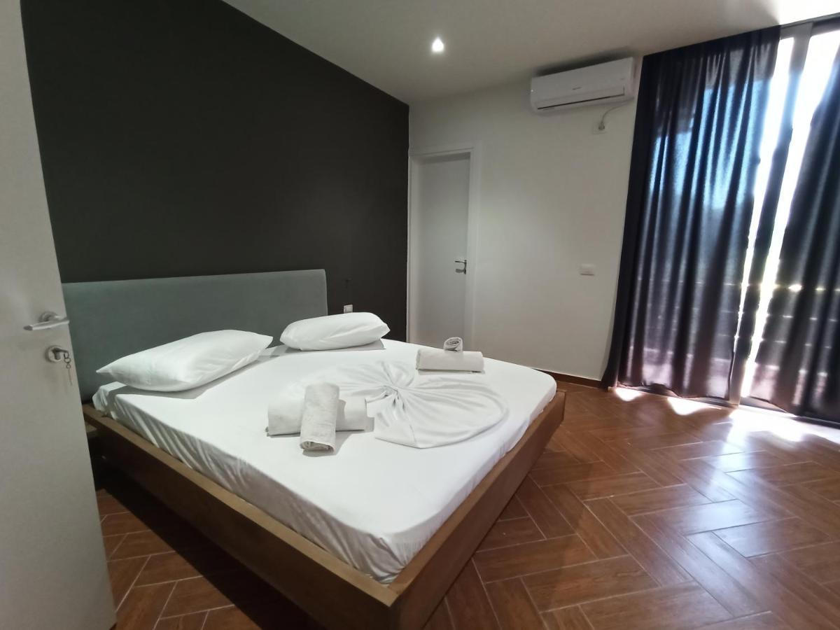 Kavalona Park Hotell Vlorë Rum bild