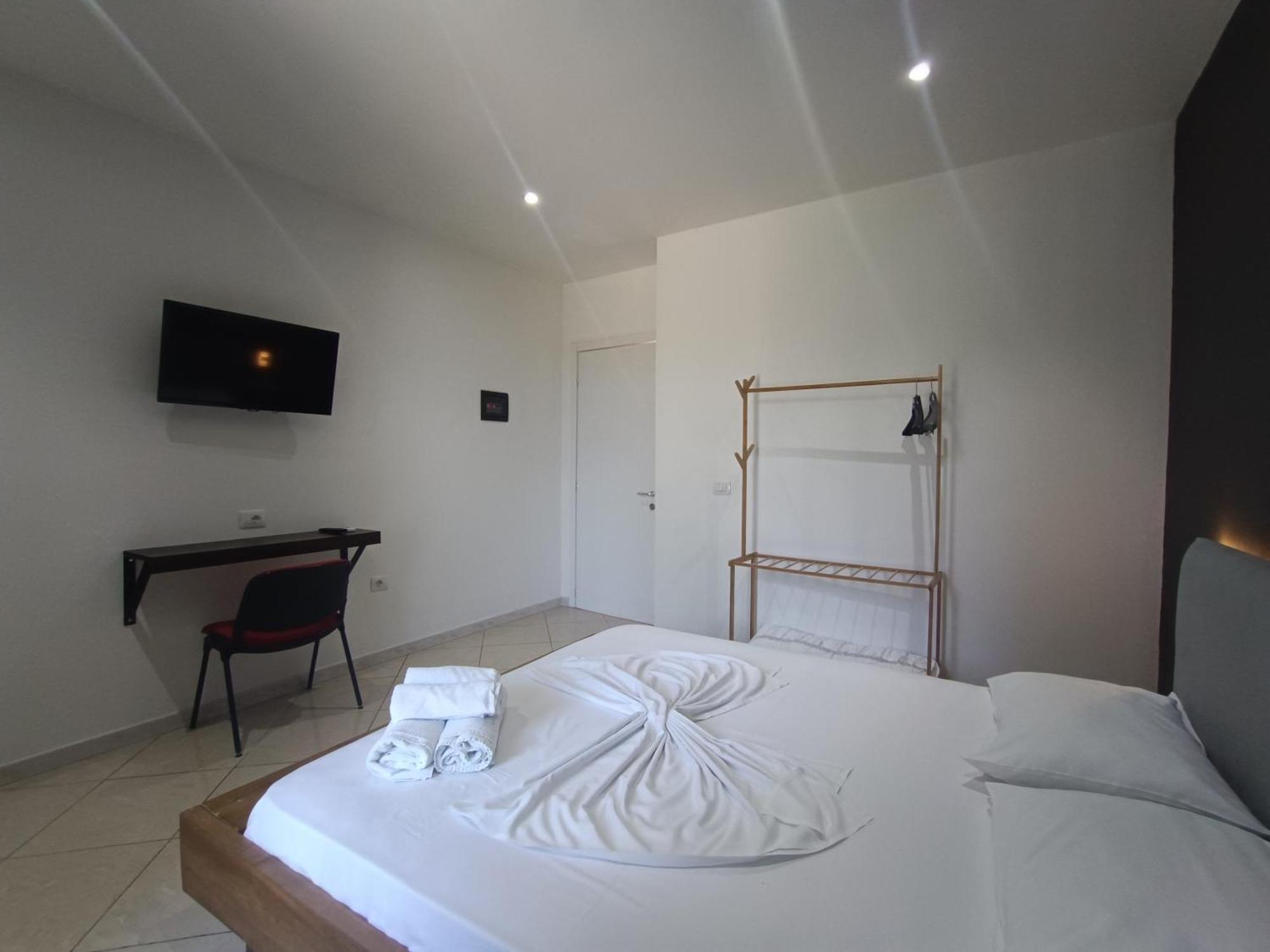 Kavalona Park Hotell Vlorë Rum bild