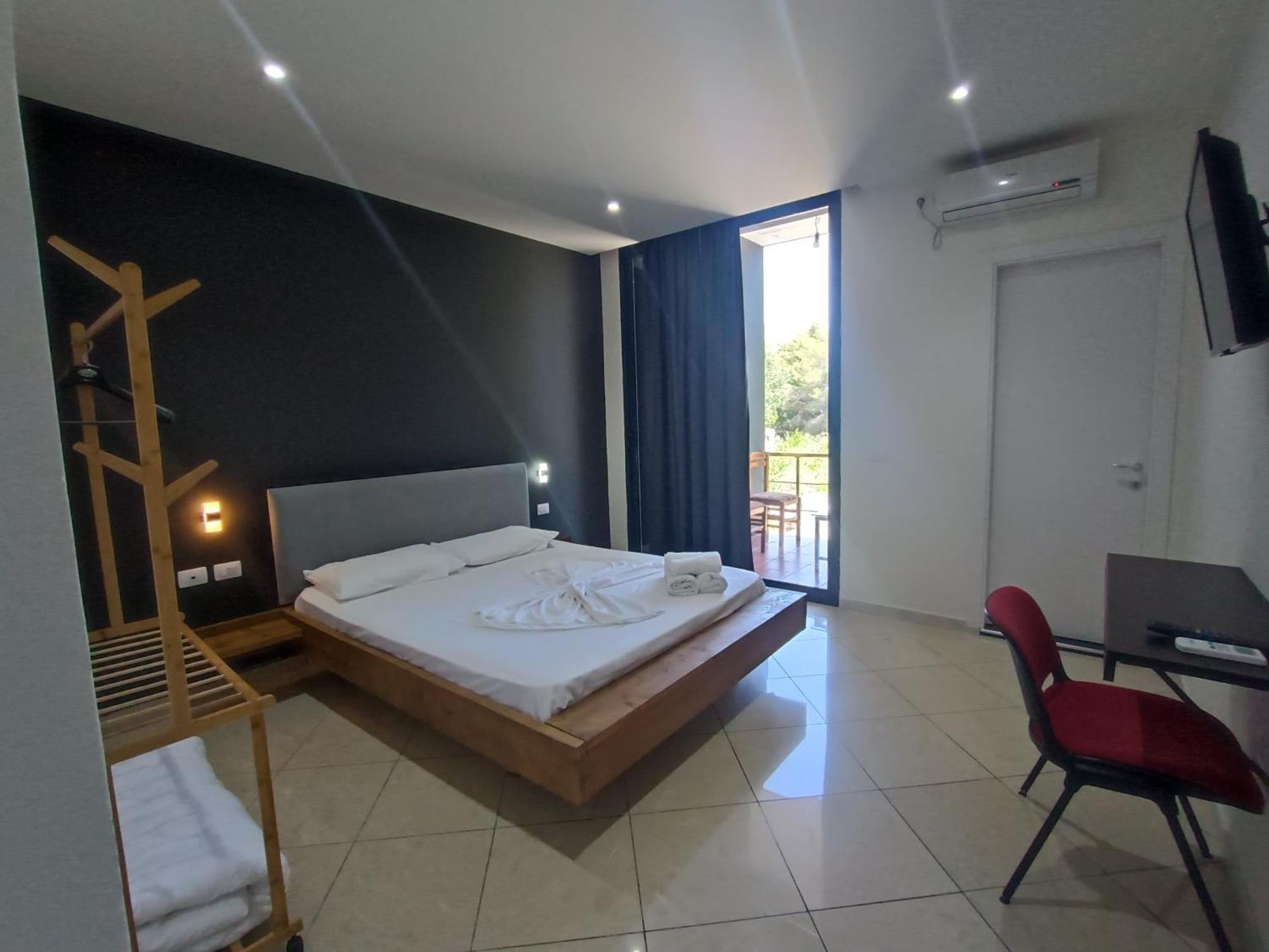 Kavalona Park Hotell Vlorë Rum bild