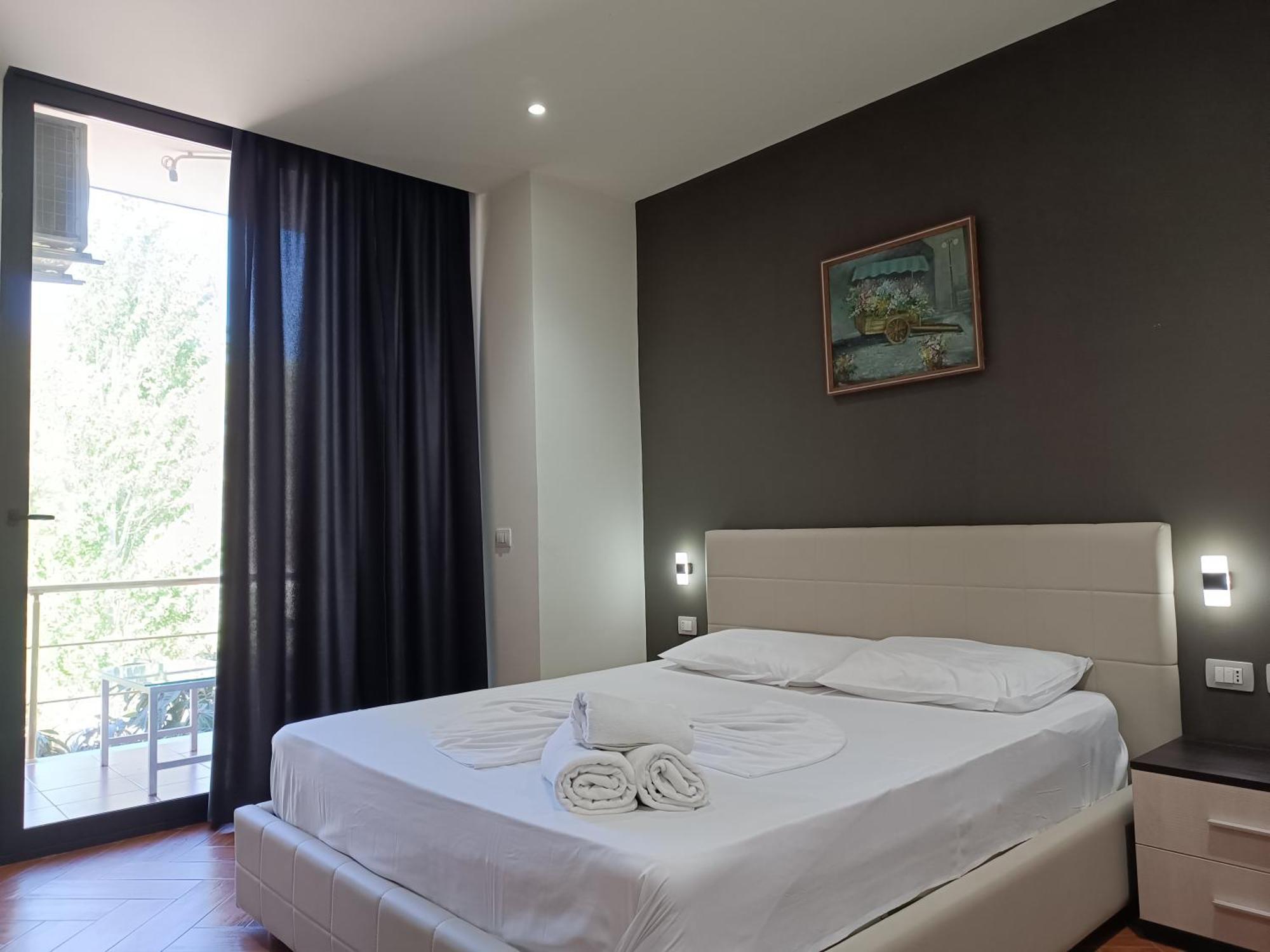 Kavalona Park Hotell Vlorë Rum bild