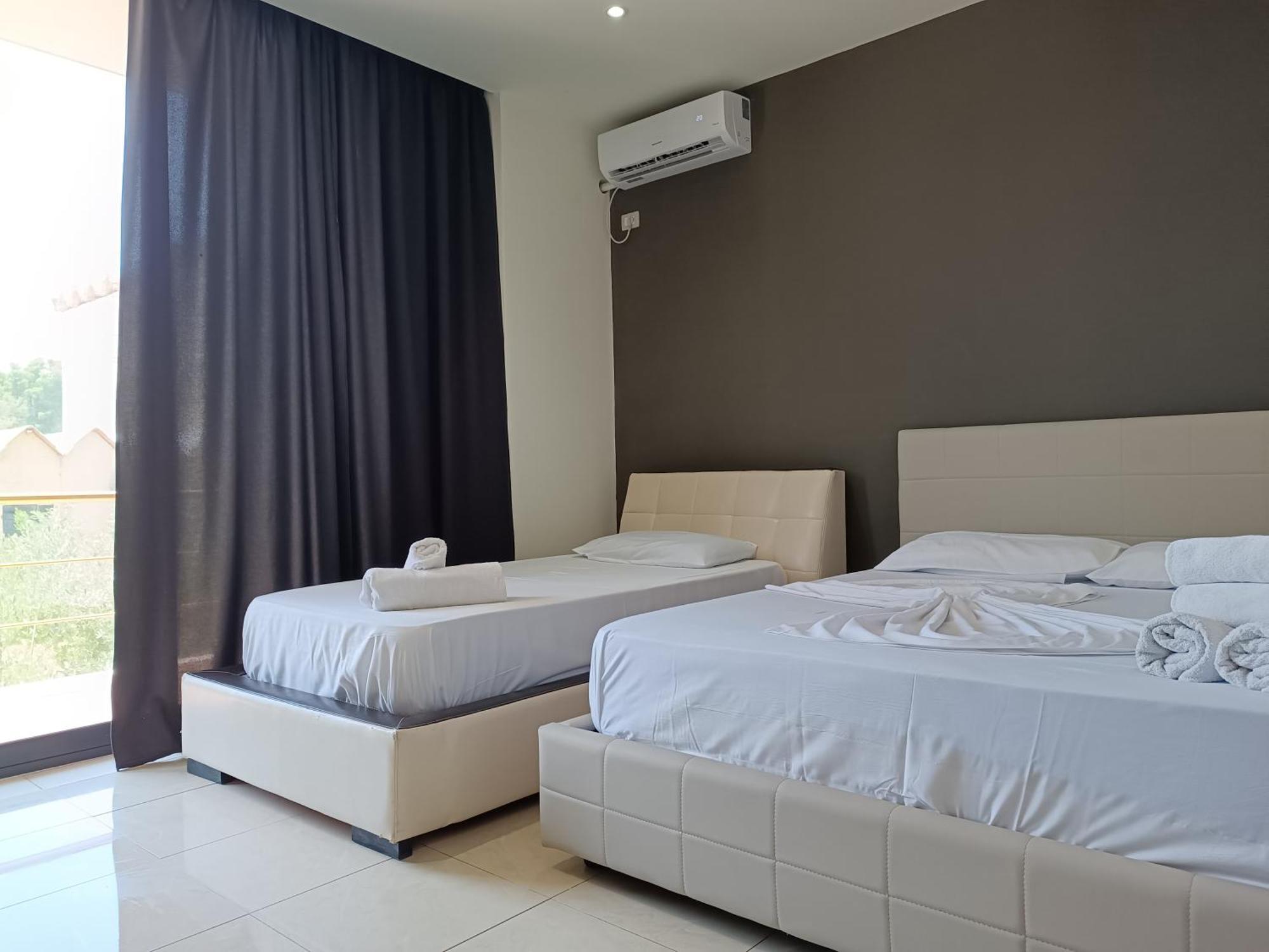Kavalona Park Hotell Vlorë Rum bild