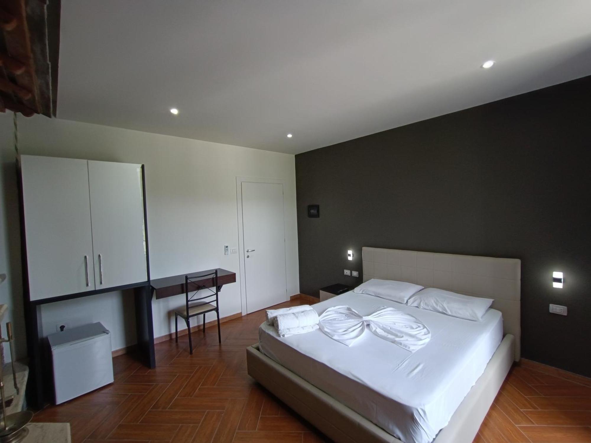 Kavalona Park Hotell Vlorë Rum bild