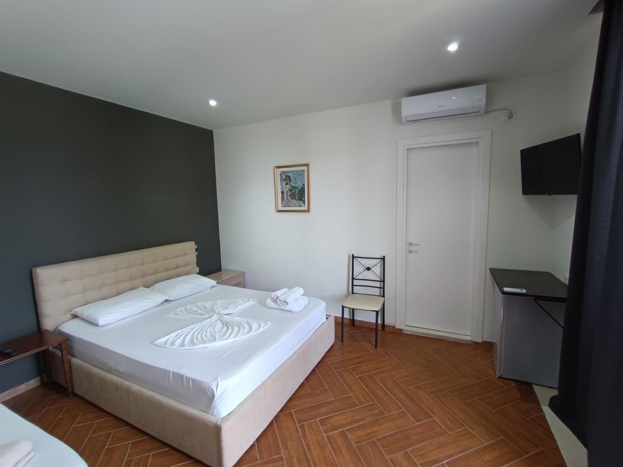 Kavalona Park Hotell Vlorë Rum bild