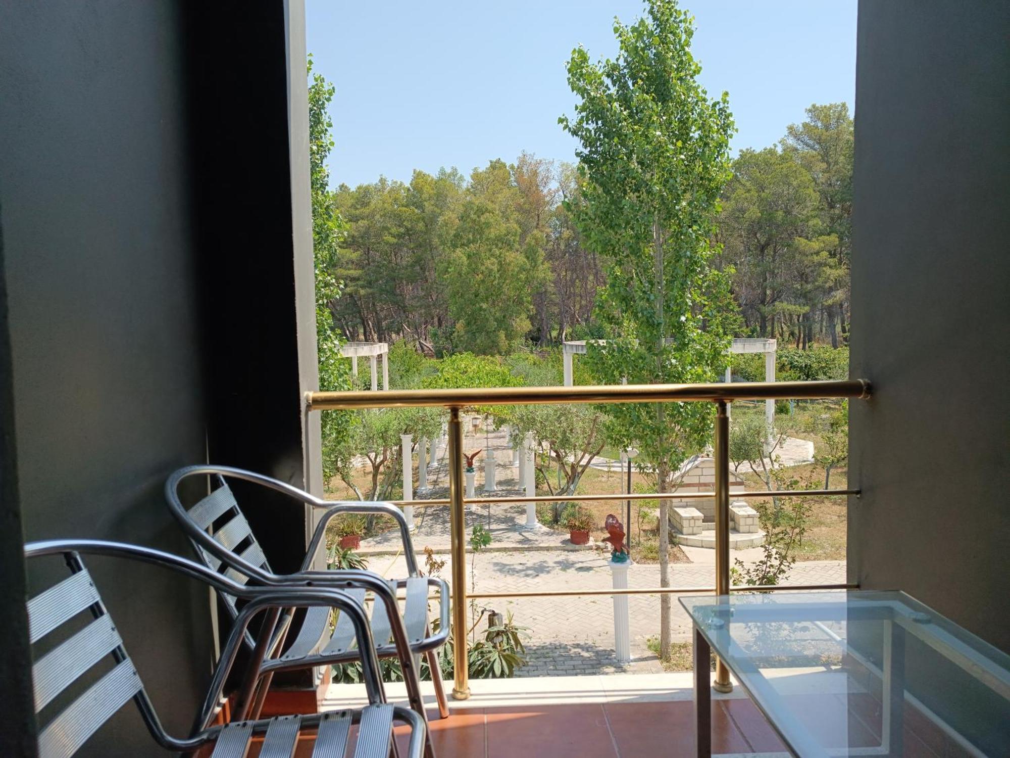Kavalona Park Hotell Vlorë Rum bild