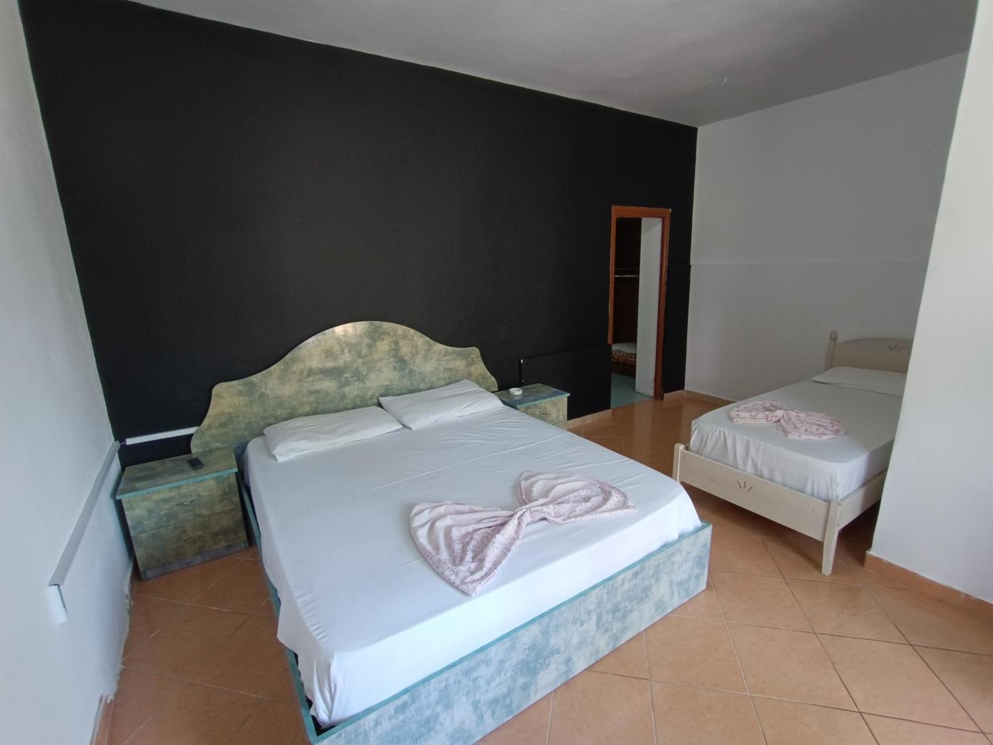 Kavalona Park Hotell Vlorë Rum bild