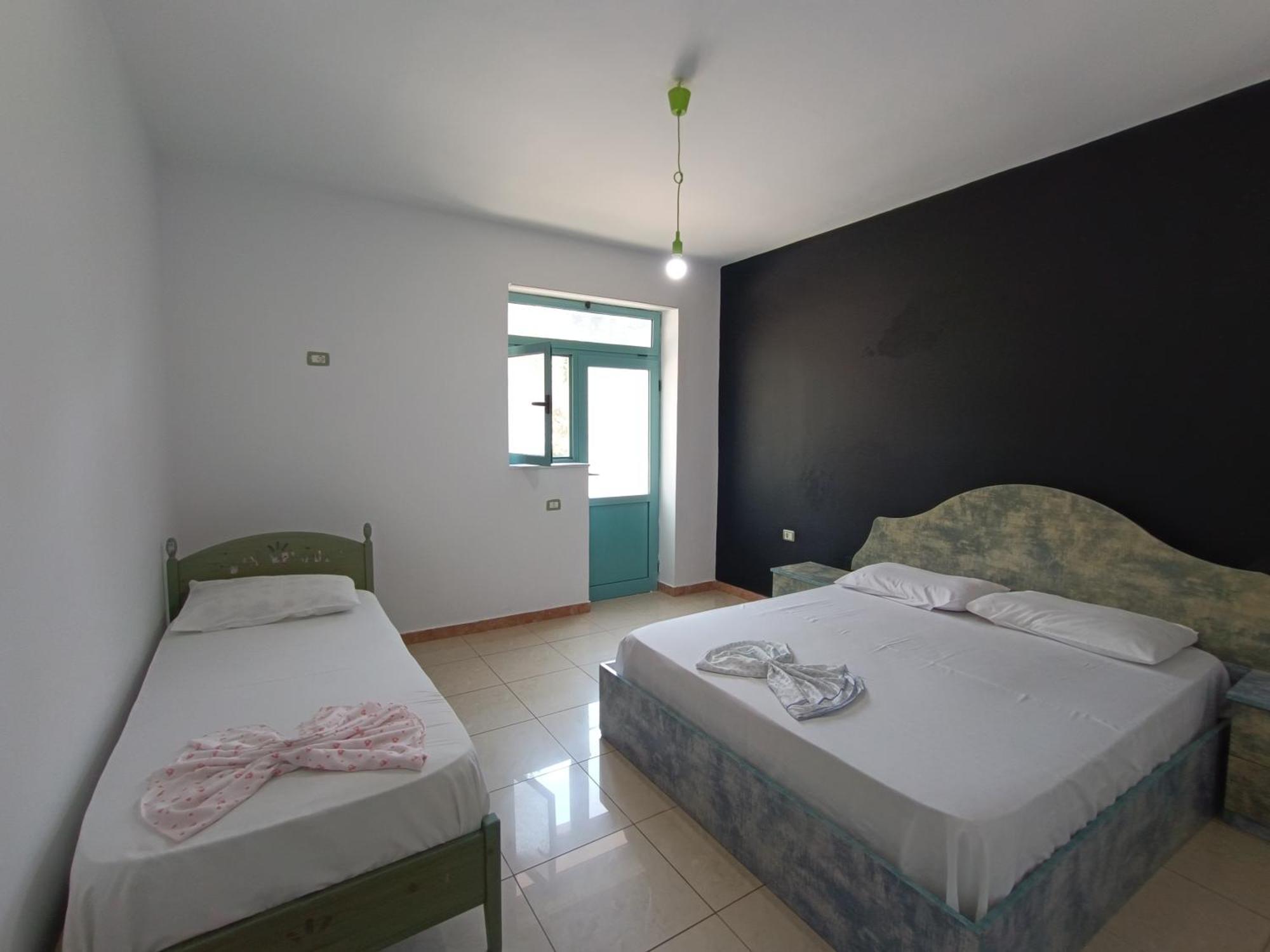 Kavalona Park Hotell Vlorë Rum bild